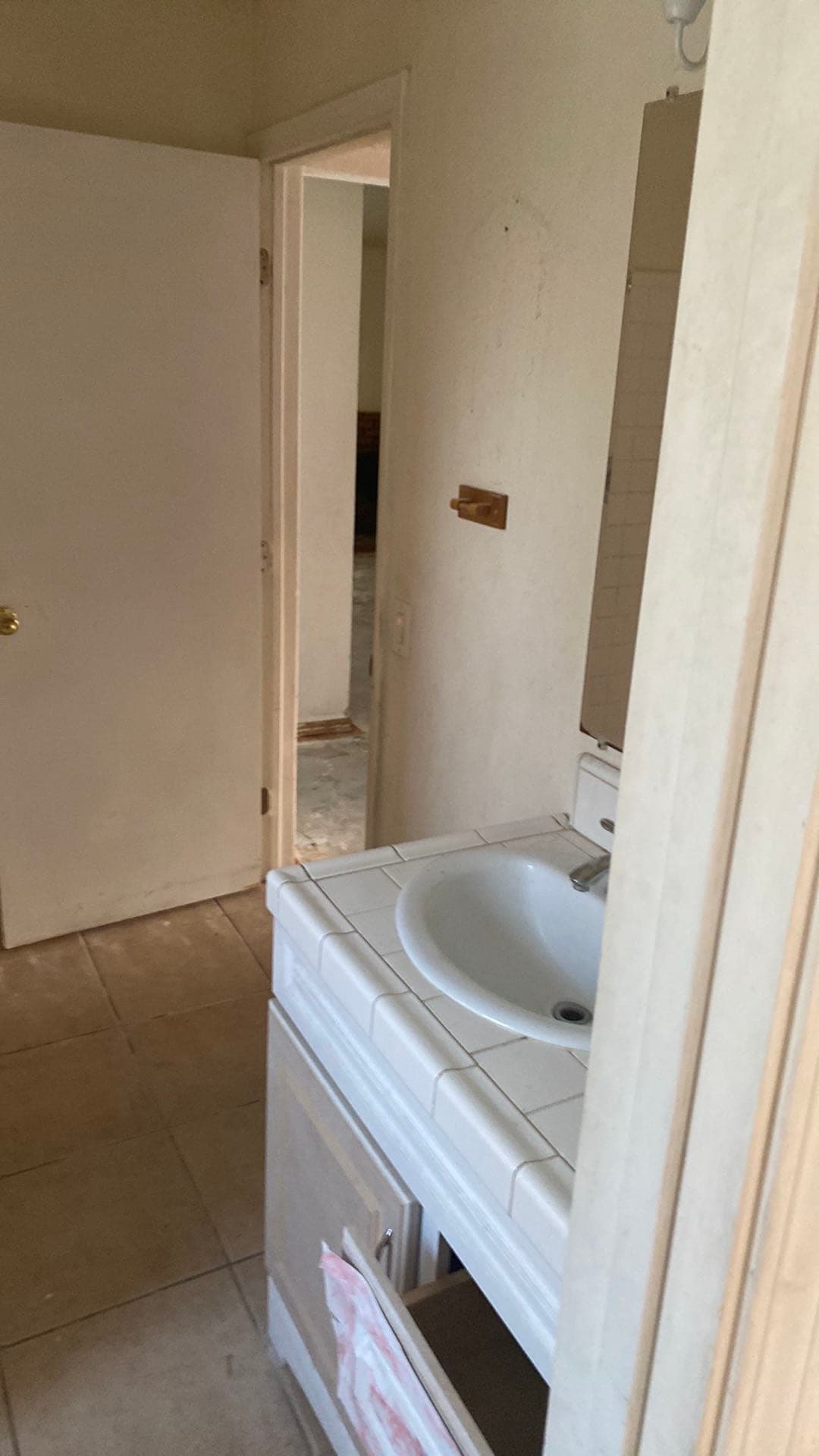 Property exterior before cash purchase in Los Angeles