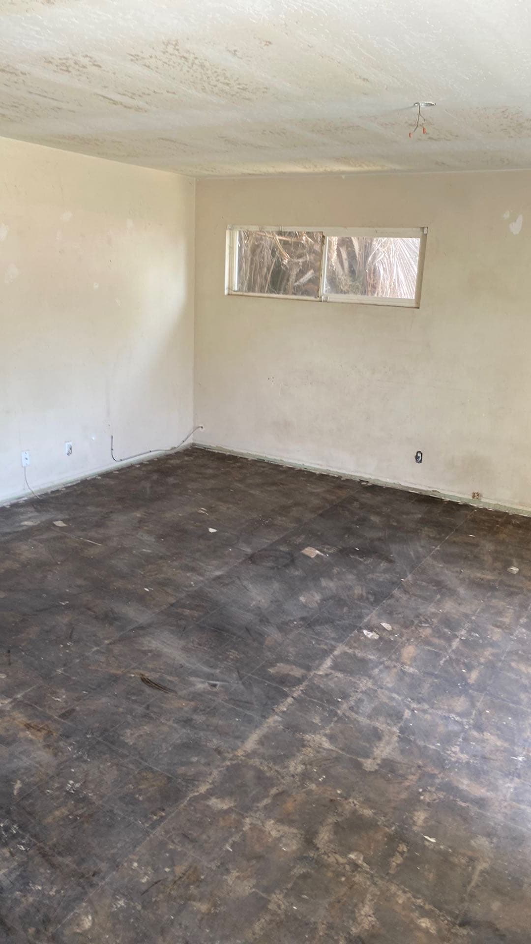 Sacramento home interior before our cash purchase