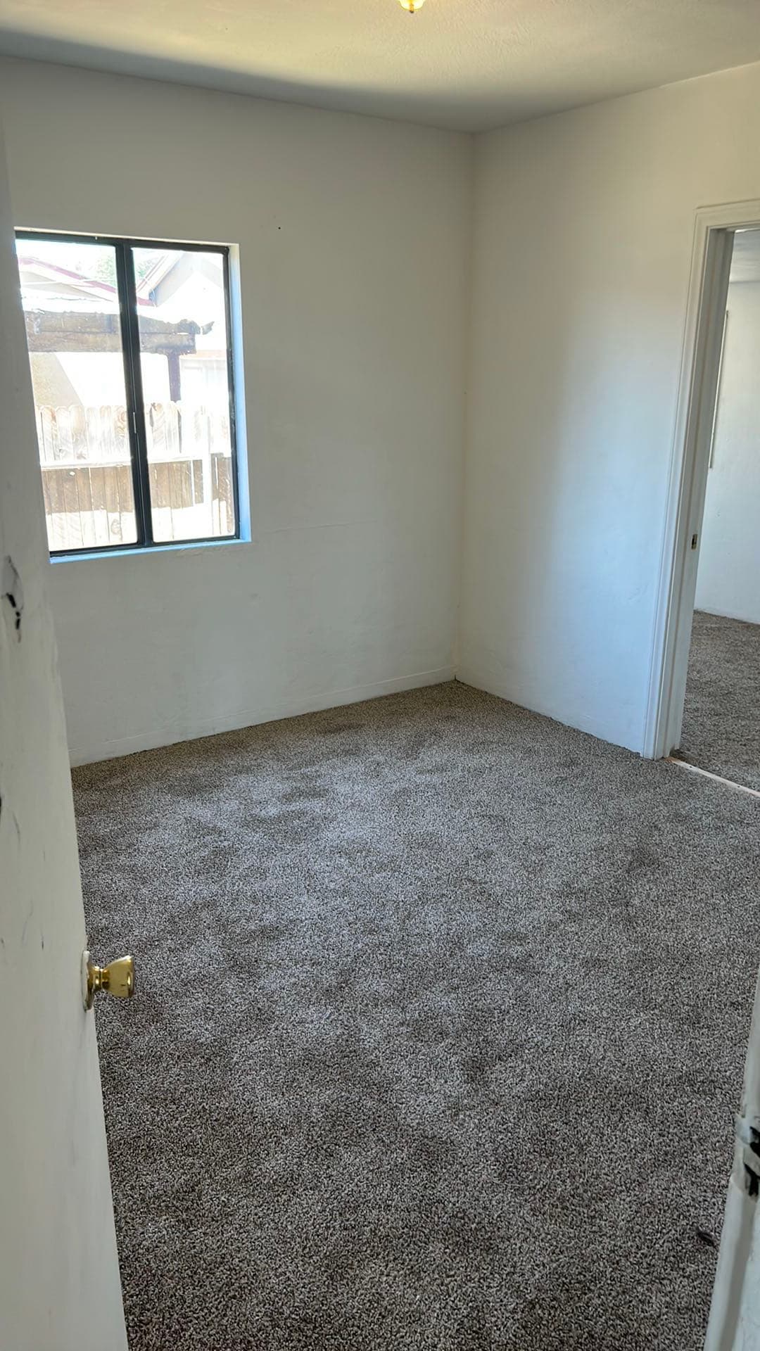 Property exterior before cash purchase in Oakland