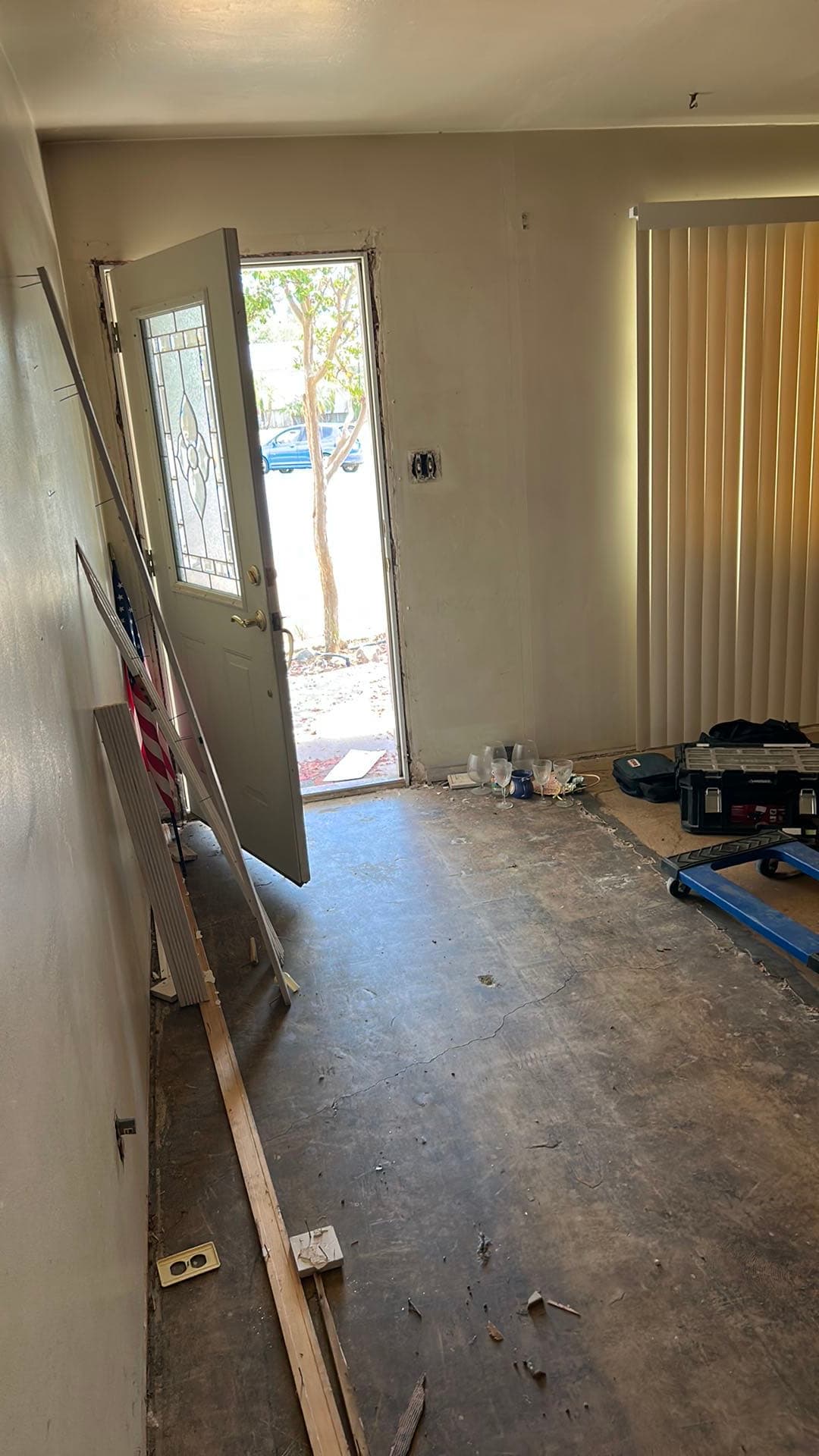Santa Ana home interior before our cash purchase